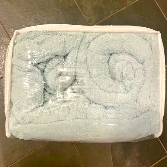 Color is Seaglass - Picture 1 of 3